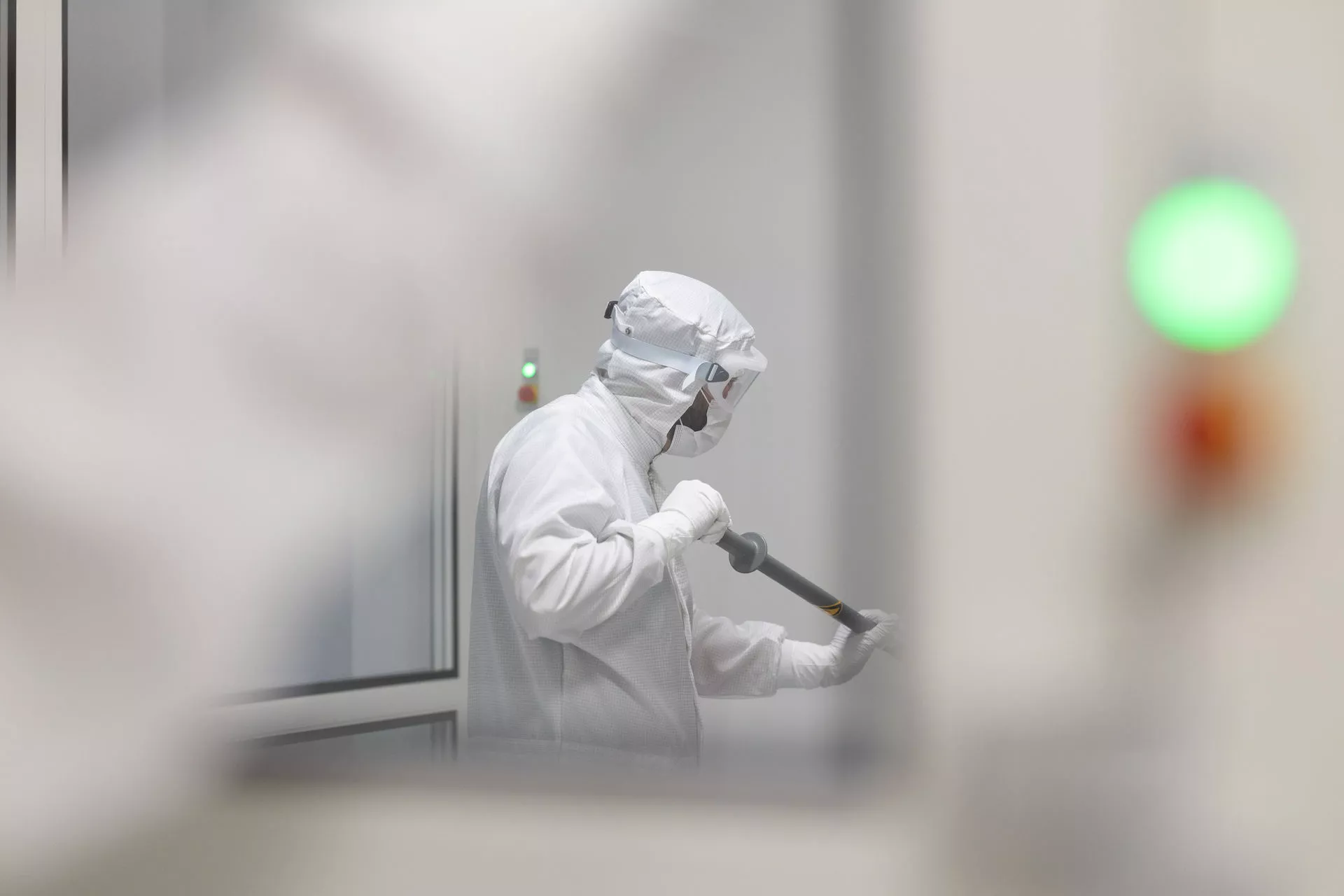 Afbeelding over Beyond cleaning: the importance of safety protocols for cleanroom access